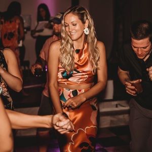 Reformation Eros Silk 2-piece set in Electra 🧡 size small